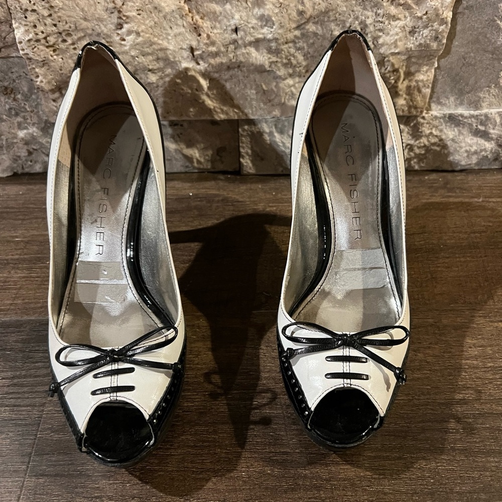 Marc Fisher Tuxedo Peep-toe heel Size 6.5